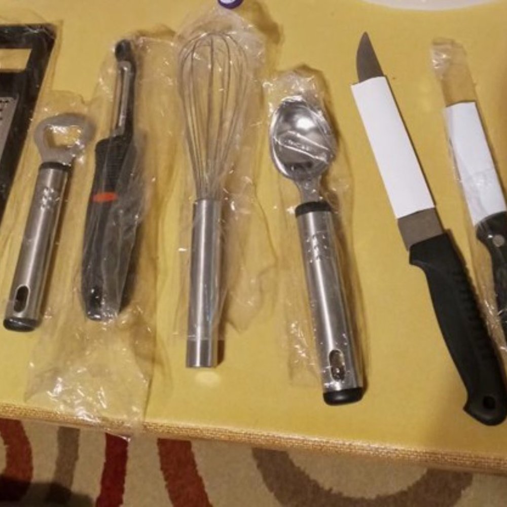 kitchen items-NEW - Picture 2 of 3